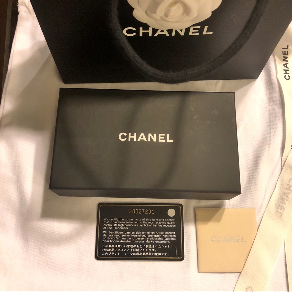 💋SOLD💋Chanel Cruiser Patent Leather Wallet - Picture 6 of 8